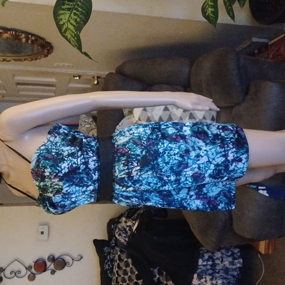 Dress - Picture 3 of 3